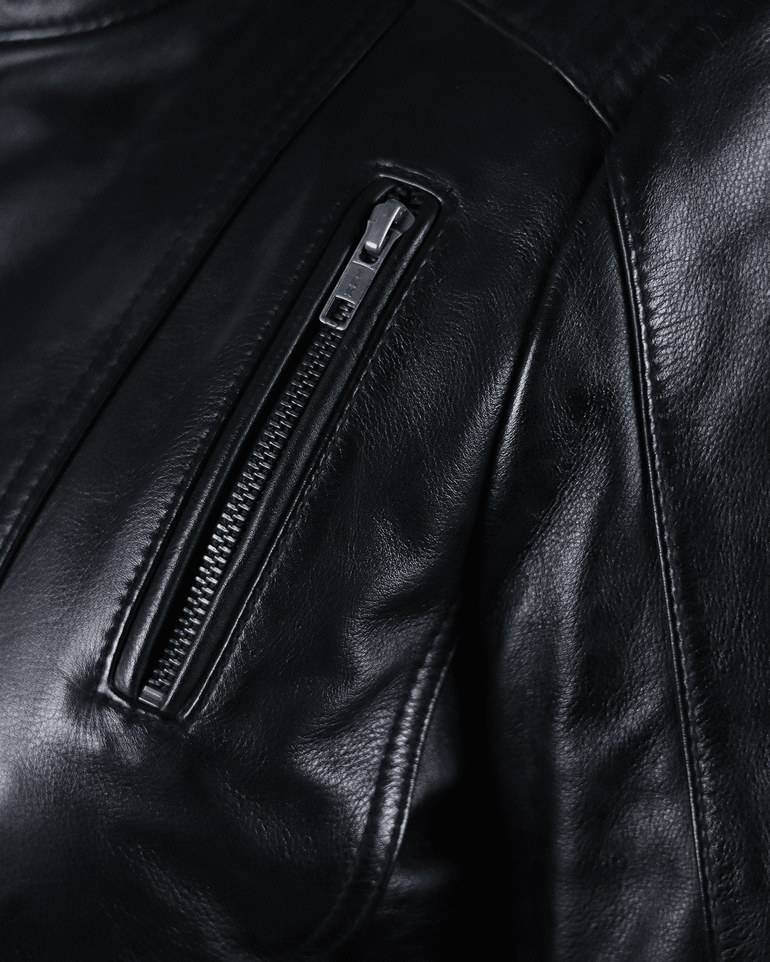 Wade Leather Motorcycle Jacket - Closeup Leather Grains View